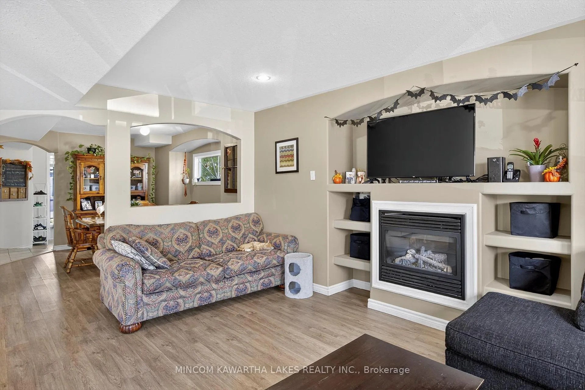 Photo 17 of 724 Trailview Drive, Peterborough, Ashburnham Ward 4 — HOMEH