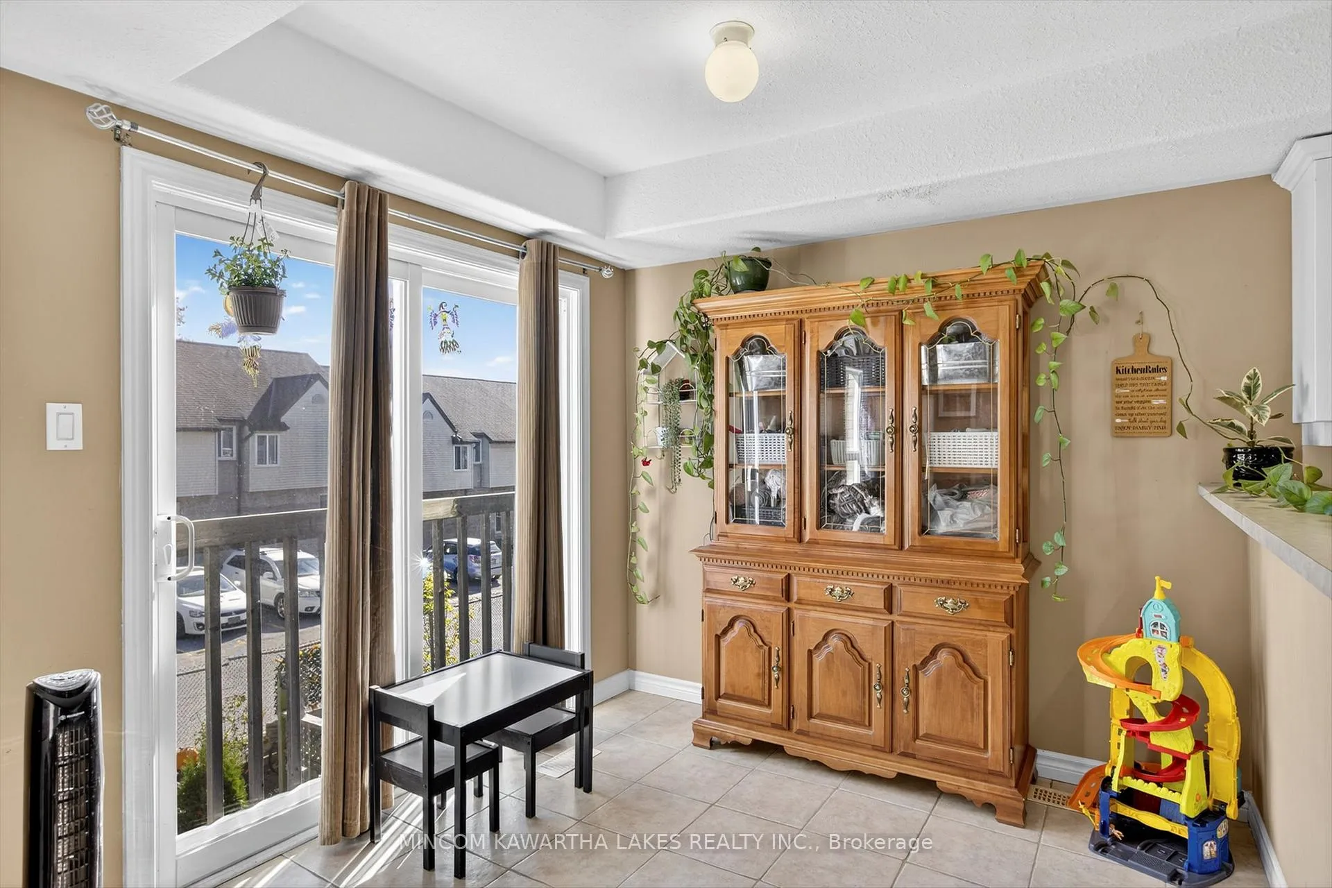 Photo 19 of 724 Trailview Drive, Peterborough, Ashburnham Ward 4 — HOMEH