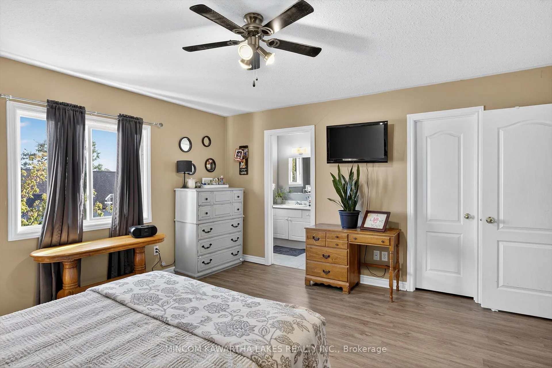 Photo 22 of 724 Trailview Drive, Peterborough, Ashburnham Ward 4 — HOMEH