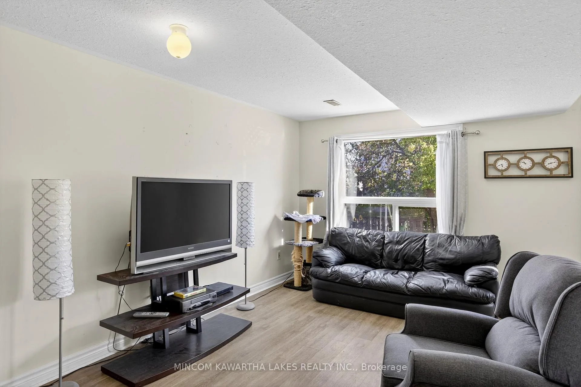 Photo 34 of 724 Trailview Drive, Peterborough, Ashburnham Ward 4 — HOMEH