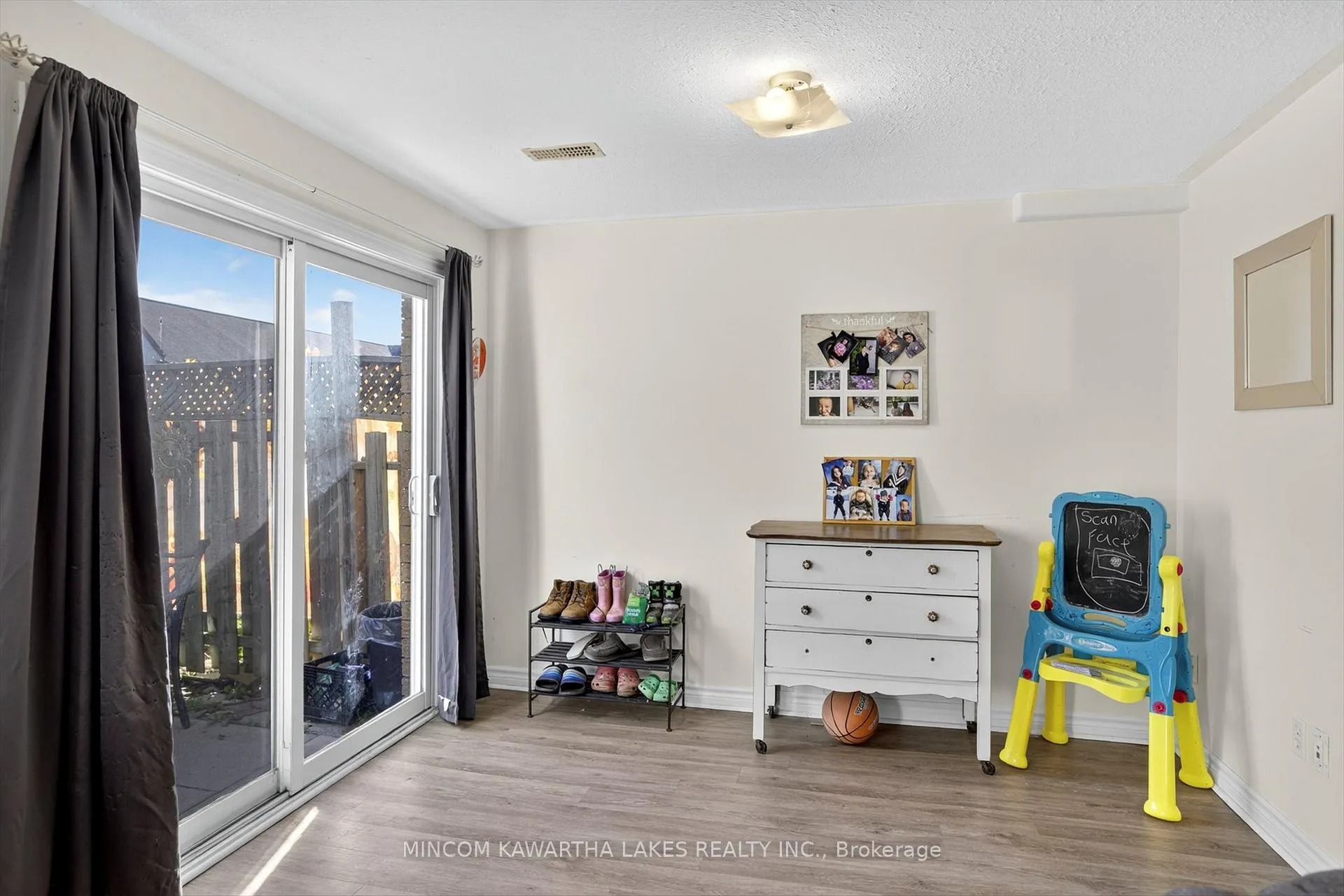 Photo 36 of 724 Trailview Drive, Peterborough, Ashburnham Ward 4 — HOMEH