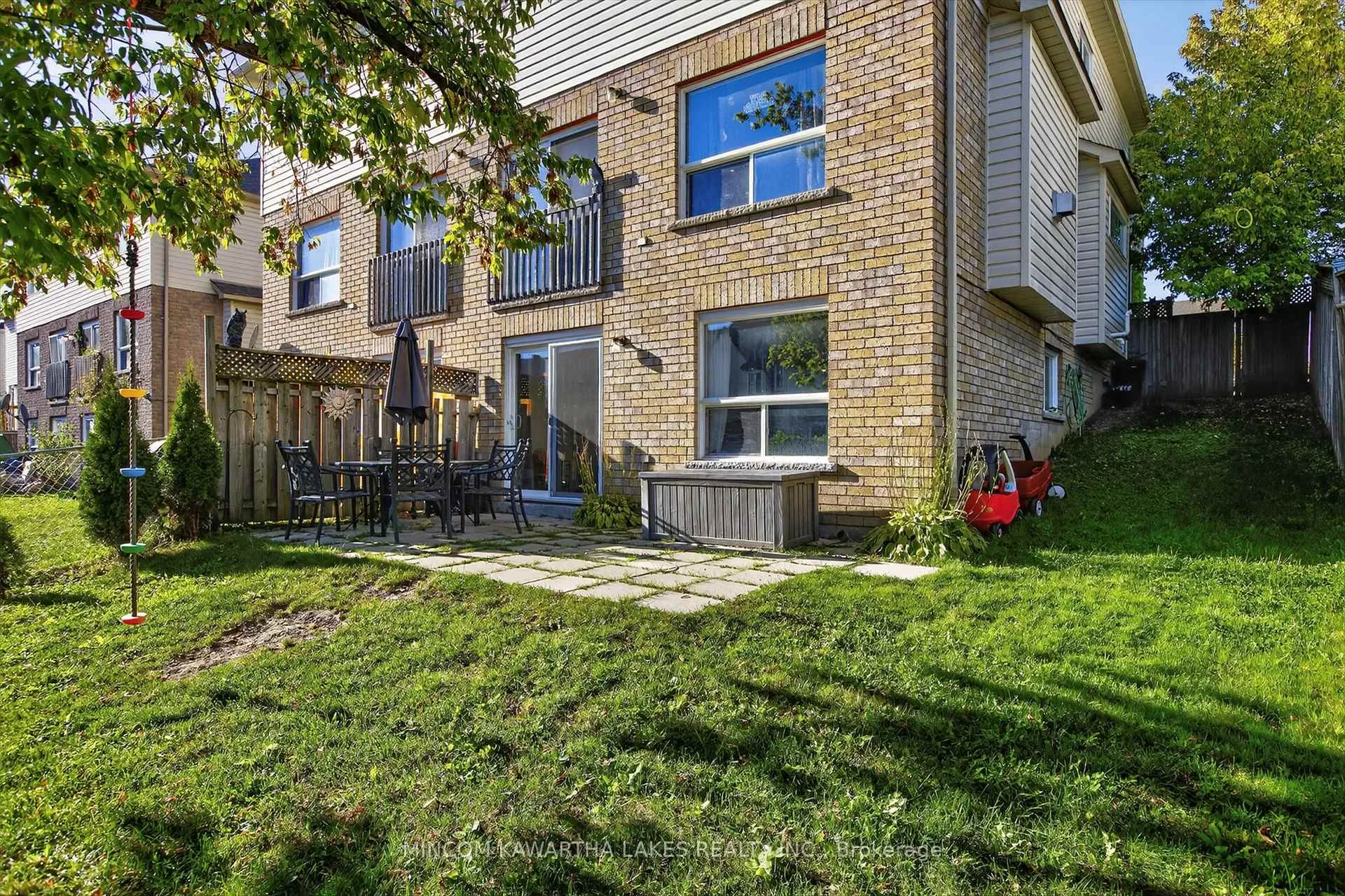Photo 39 of 724 Trailview Drive, Peterborough, Ashburnham Ward 4 — HOMEH
