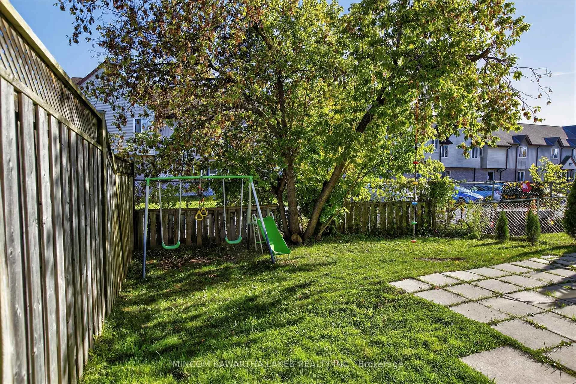 Photo 46 of 724 Trailview Drive, Peterborough, Ashburnham Ward 4 — HOMEH