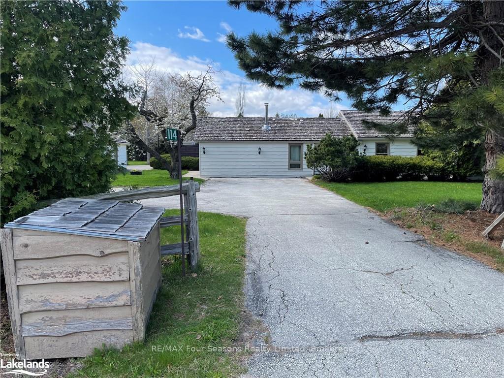 Photo 3 of 114 Arrowhead Road, Blue Mountains — HOMEH