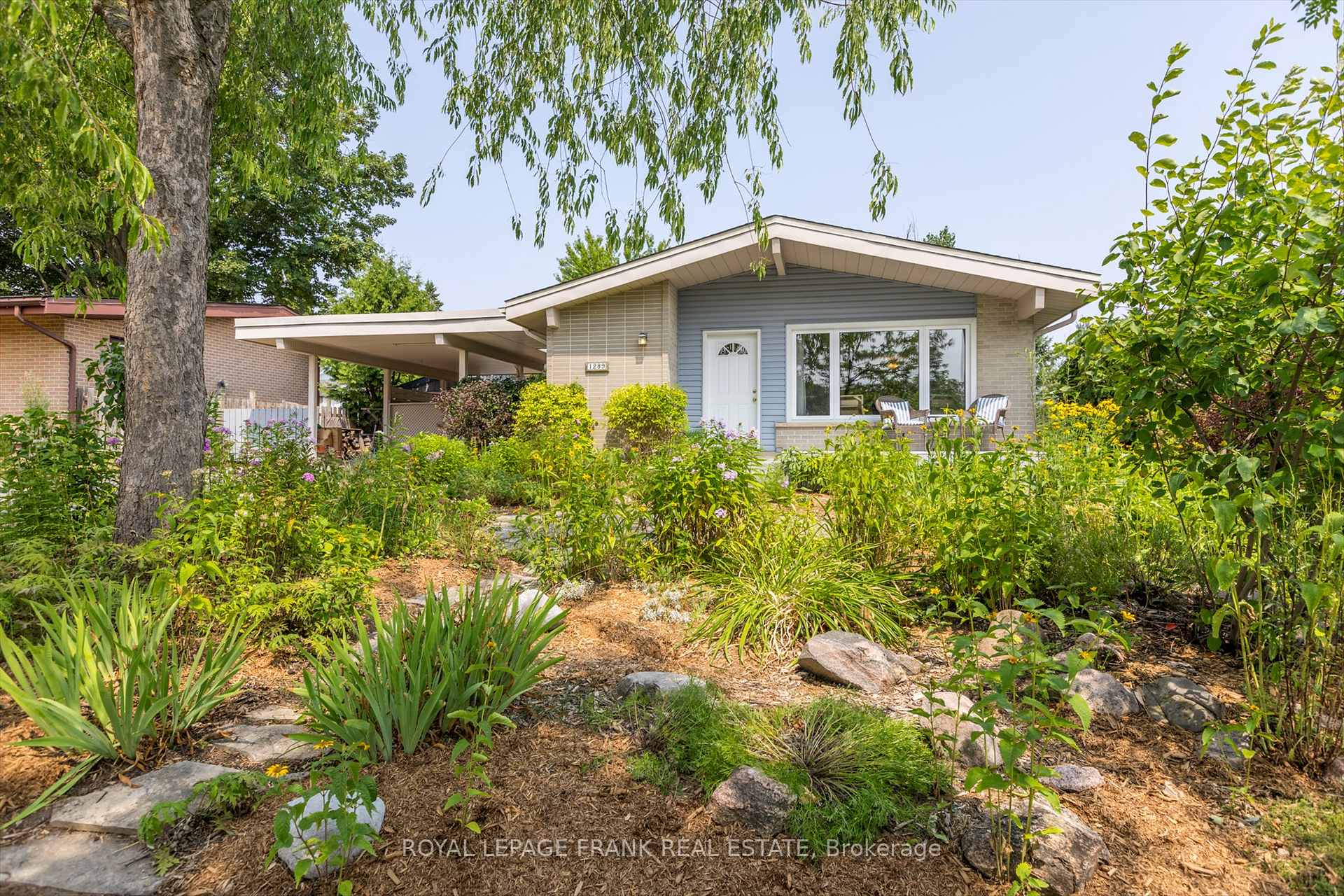 Photo 2 of 1289 Algonquin Boulevard, Peterborough, Northcrest Ward 5 — HOMEH