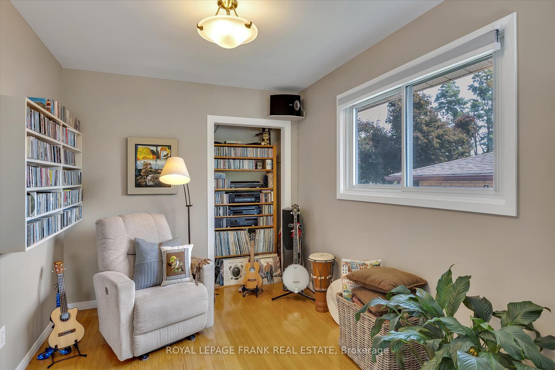 Photo 6 of 1289 Algonquin Boulevard, Peterborough, Northcrest Ward 5 — HOMEH