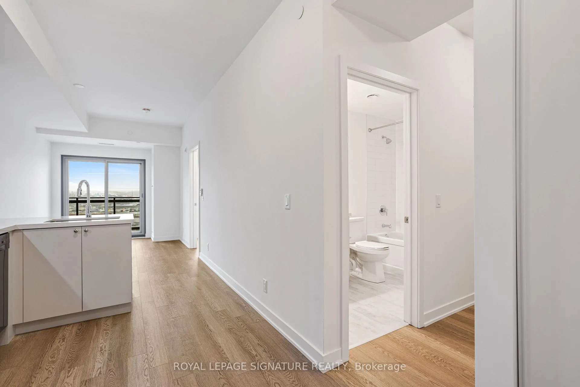 Photo 7 of Unit 908, 51 Clarington Boulevard, Clarington, Bowmanville — HOMEH