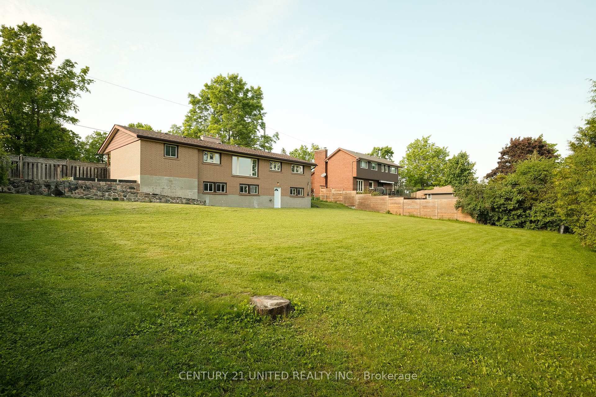 Photo 41 of 85 Earlwood Drive, Peterborough, Monaghan Ward 2 — HOMEH