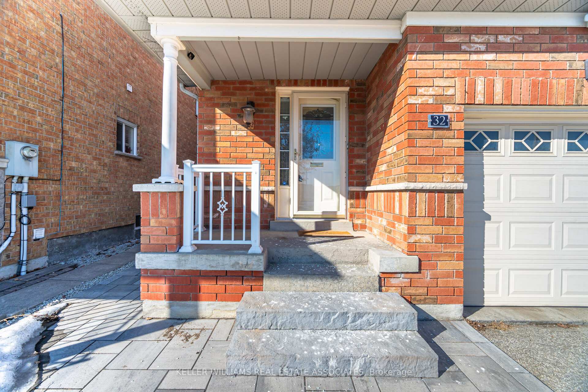 Photo 3 of 32 Blue Willow Drive, Vaughan, East Woodbridge — HOMEH