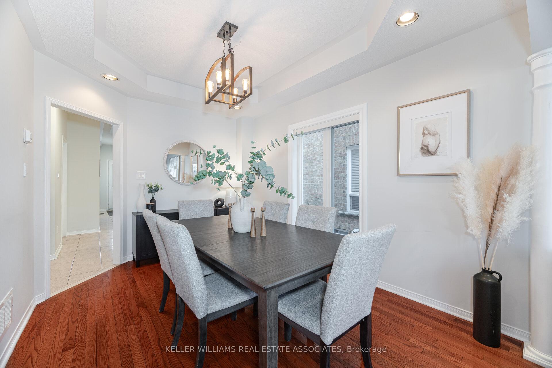 Photo 8 of 32 Blue Willow Drive, Vaughan, East Woodbridge — HOMEH