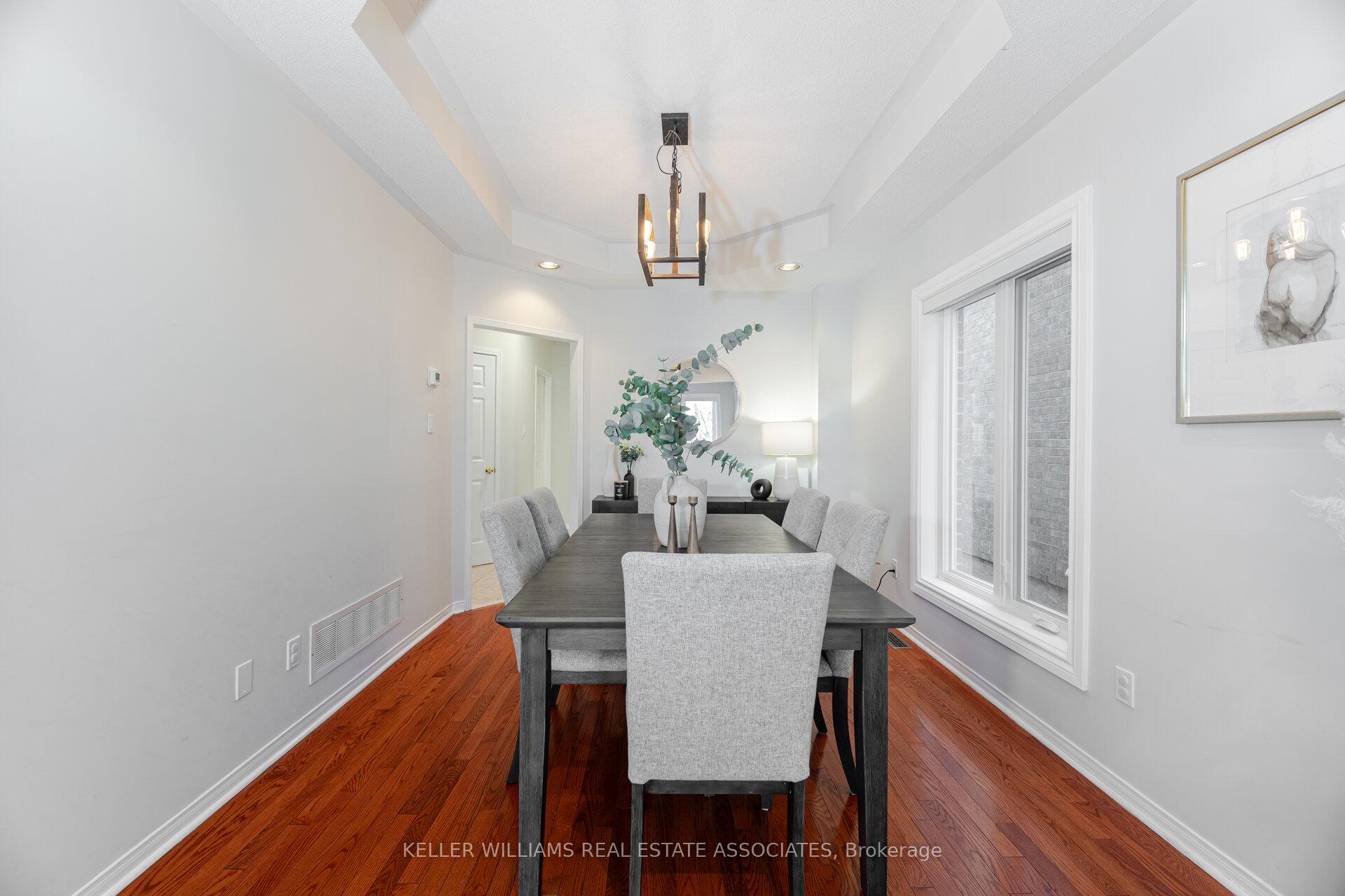 Photo 9 of 32 Blue Willow Drive, Vaughan, East Woodbridge — HOMEH