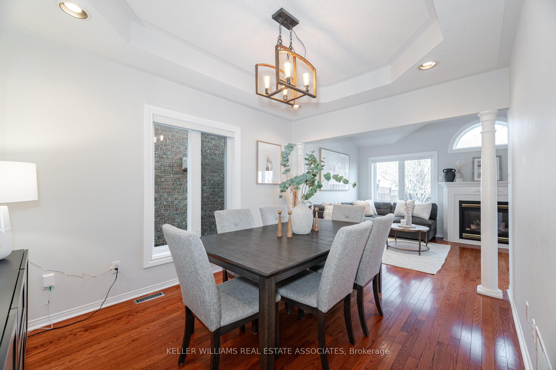 Photo 10 of 32 Blue Willow Drive, Vaughan, East Woodbridge — HOMEH