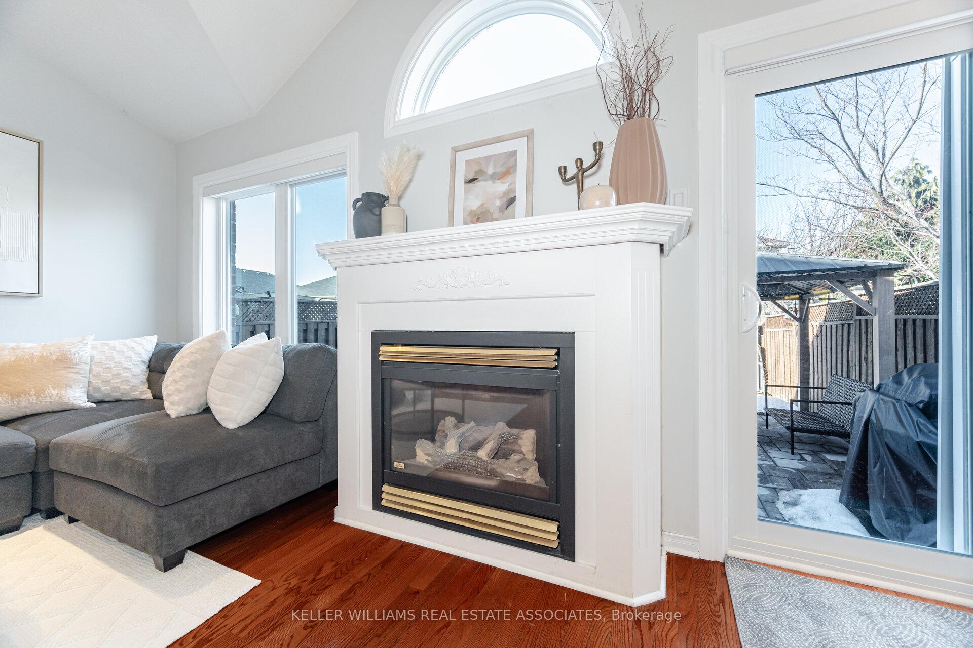 Photo 13 of 32 Blue Willow Drive, Vaughan, East Woodbridge — HOMEH