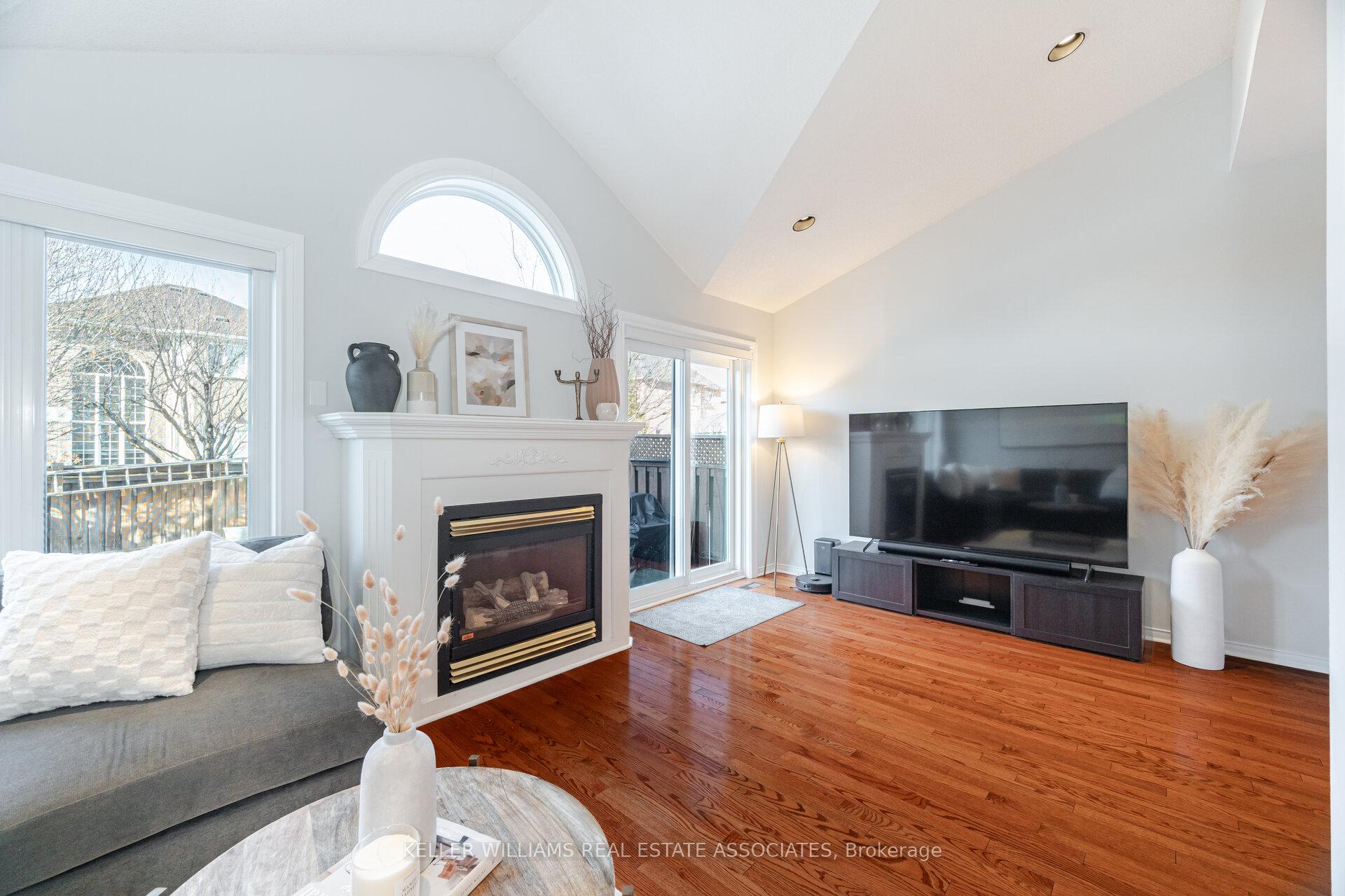 Photo 14 of 32 Blue Willow Drive, Vaughan, East Woodbridge — HOMEH