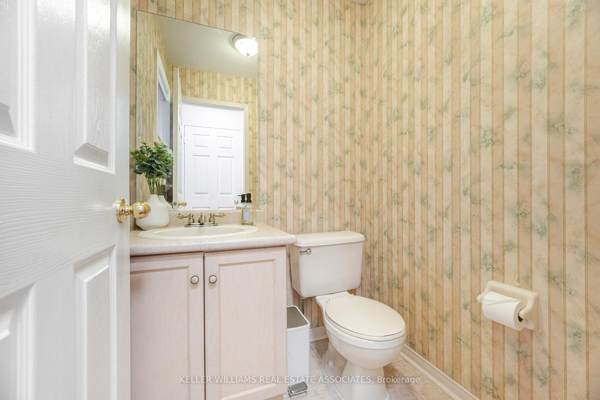 Photo 17 of 32 Blue Willow Drive, Vaughan, East Woodbridge — HOMEH