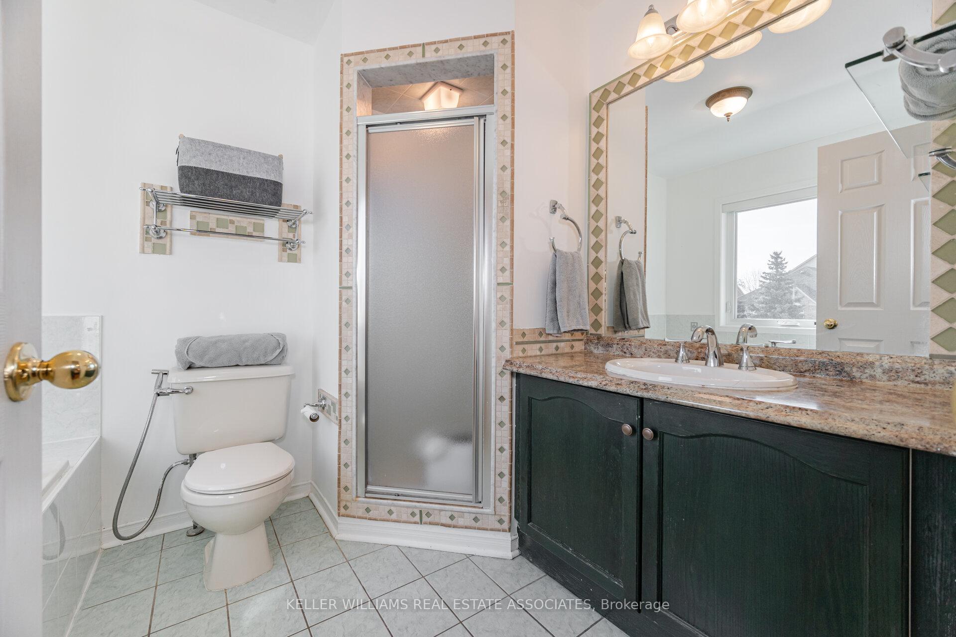 Photo 23 of 32 Blue Willow Drive, Vaughan, East Woodbridge — HOMEH