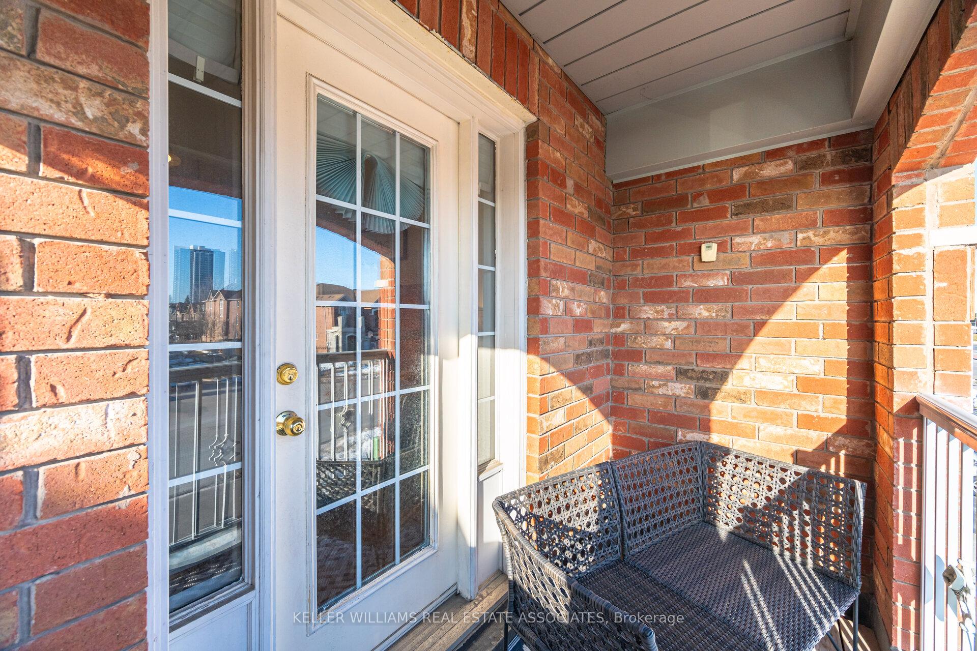 Photo 25 of 32 Blue Willow Drive, Vaughan, East Woodbridge — HOMEH