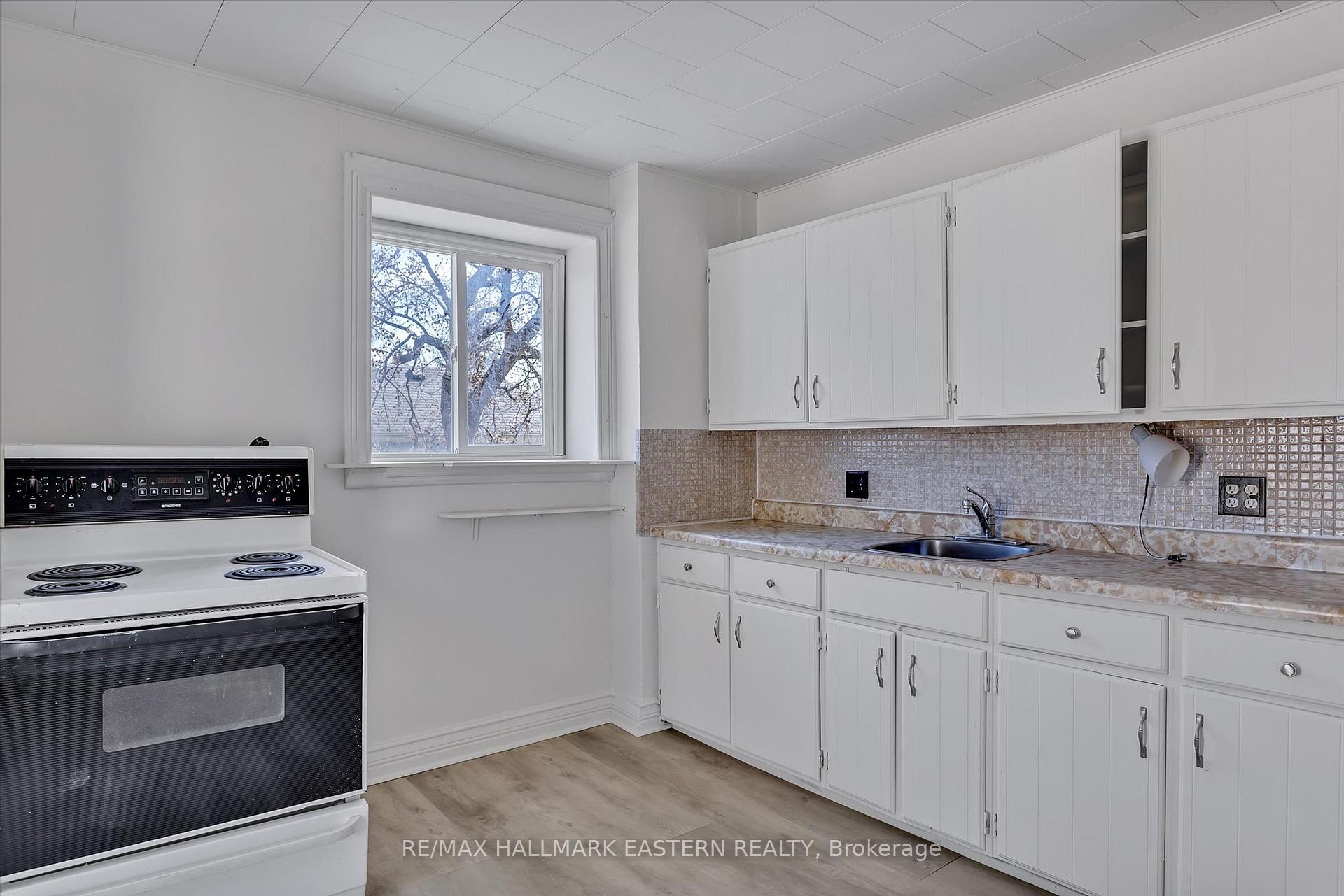 Photo 25 of 299 McDonnel Street, Peterborough, Town Ward 3 — HOMEH