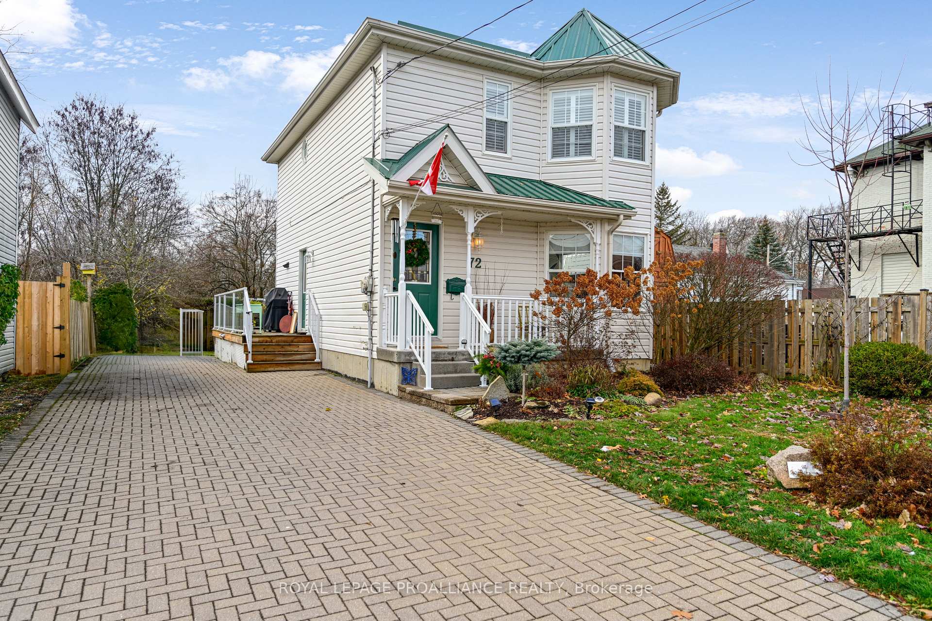 Photo 3 of 72 Beecher Street, Brockville — HOMEH