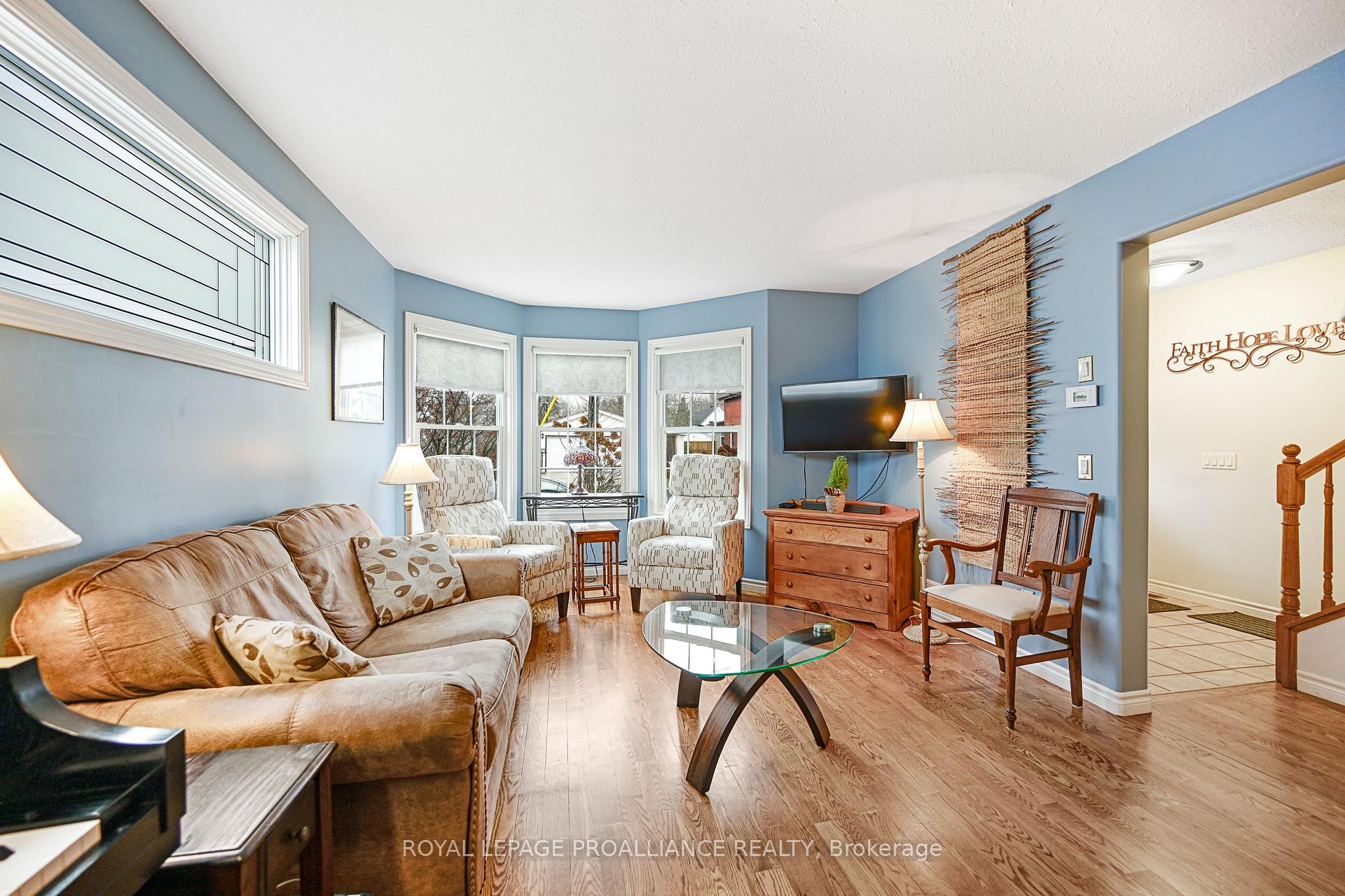 Photo 8 of 72 Beecher Street, Brockville — HOMEH
