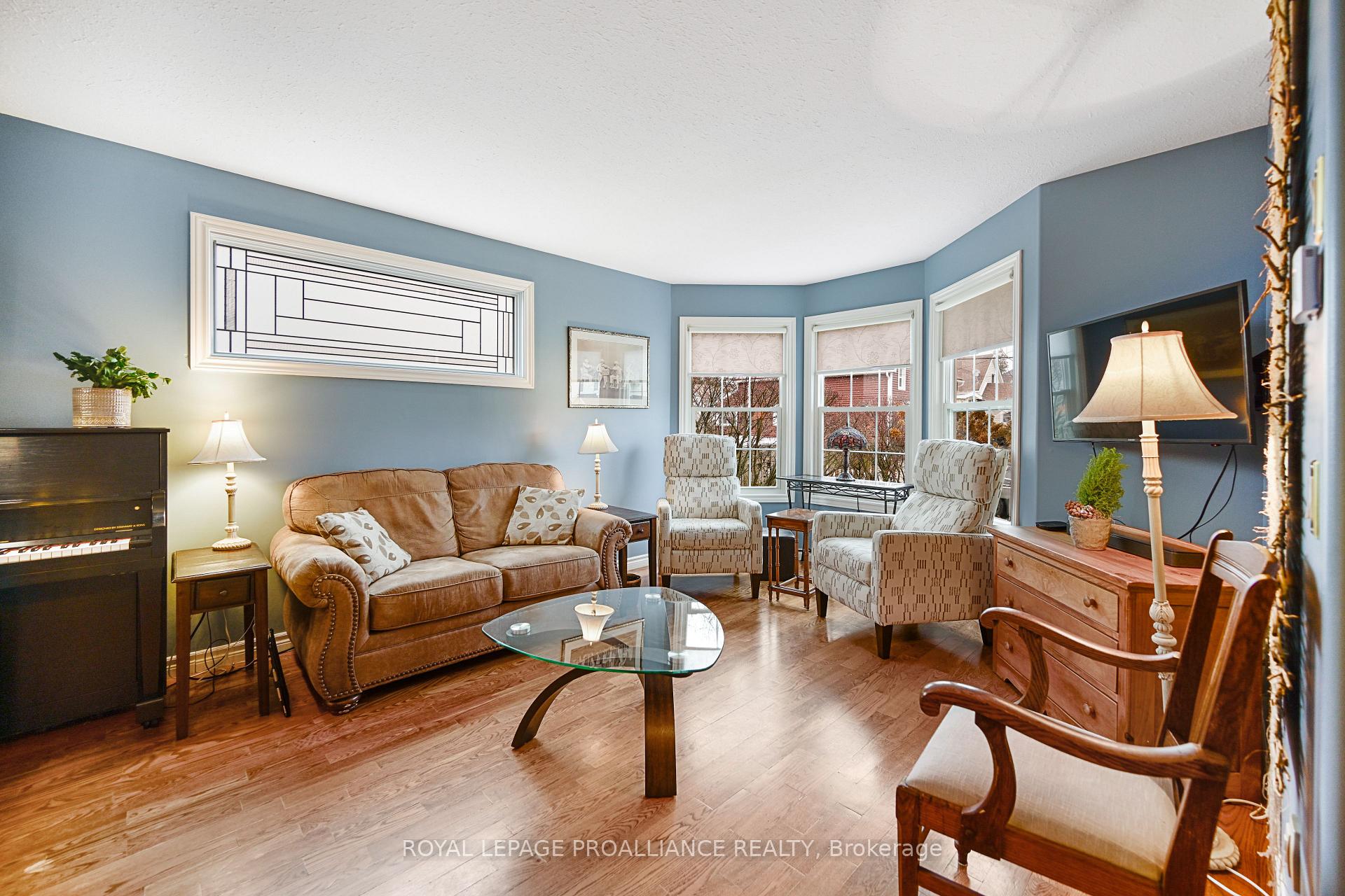 Photo 9 of 72 Beecher Street, Brockville — HOMEH