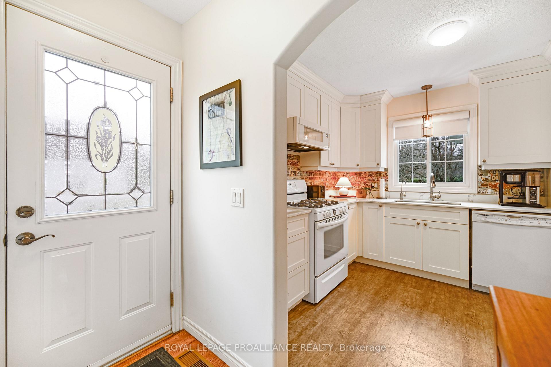 Photo 13 of 72 Beecher Street, Brockville — HOMEH