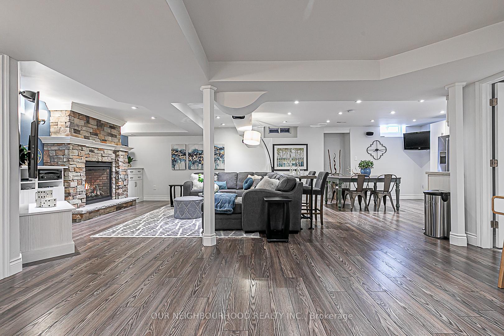 Photo 21 of 24 Corsham Drive, Whitby, Brooklin — HOMEH