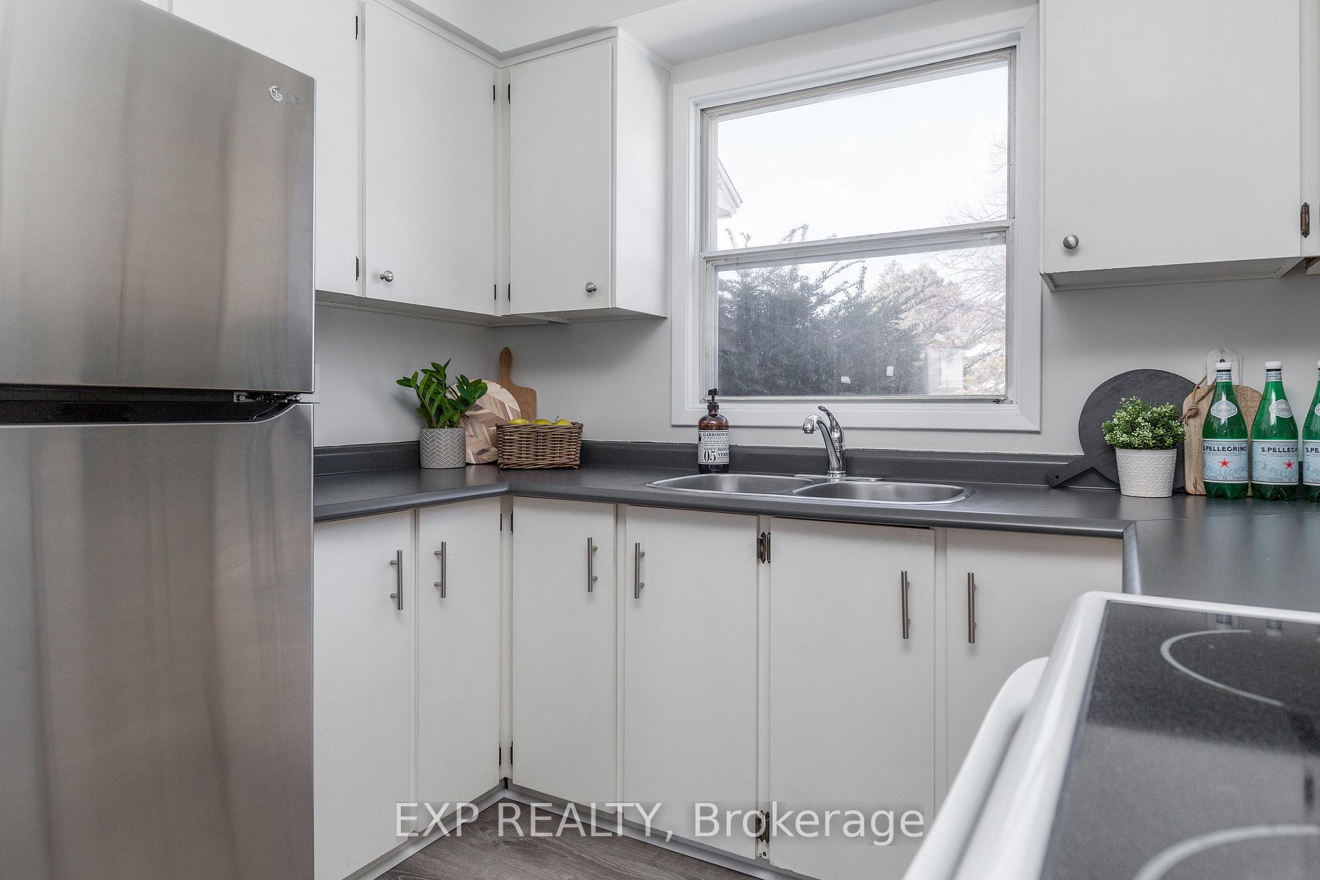 Photo 9 of 484 Laval Drive, Oshawa, Vanier — HOMEH