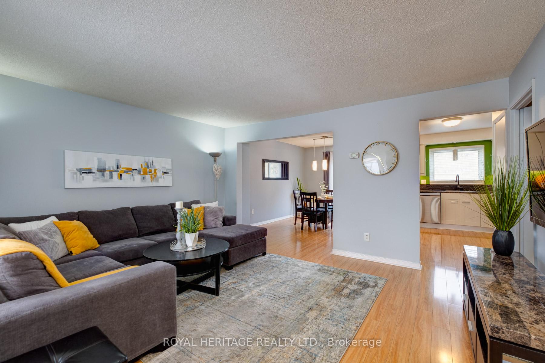 Photo 4 of 1149 Trowbridge Court, Oshawa, Centennial — HOMEH