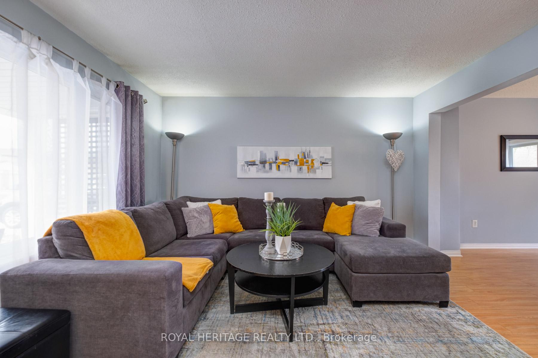 Photo 5 of 1149 Trowbridge Court, Oshawa, Centennial — HOMEH