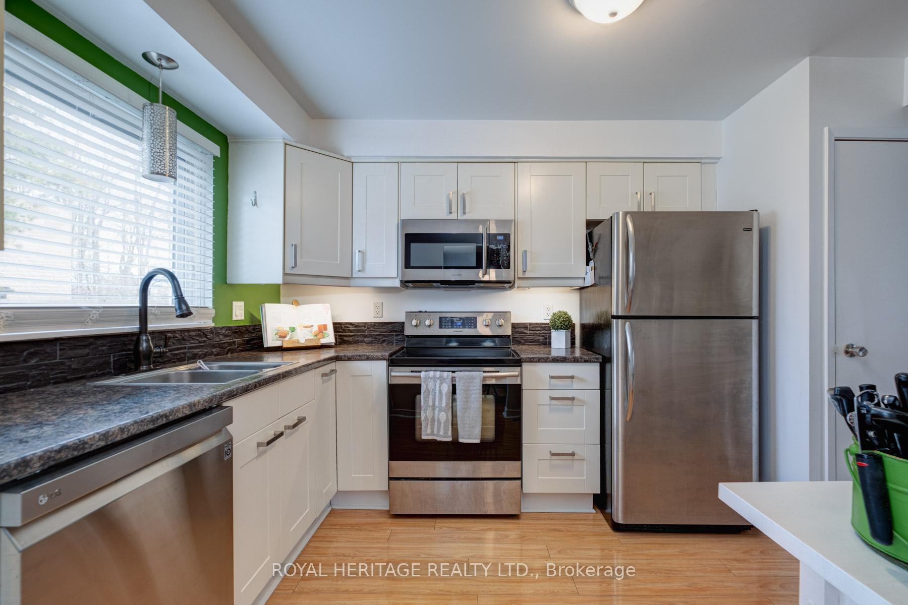 Photo 14 of 1149 Trowbridge Court, Oshawa, Centennial — HOMEH
