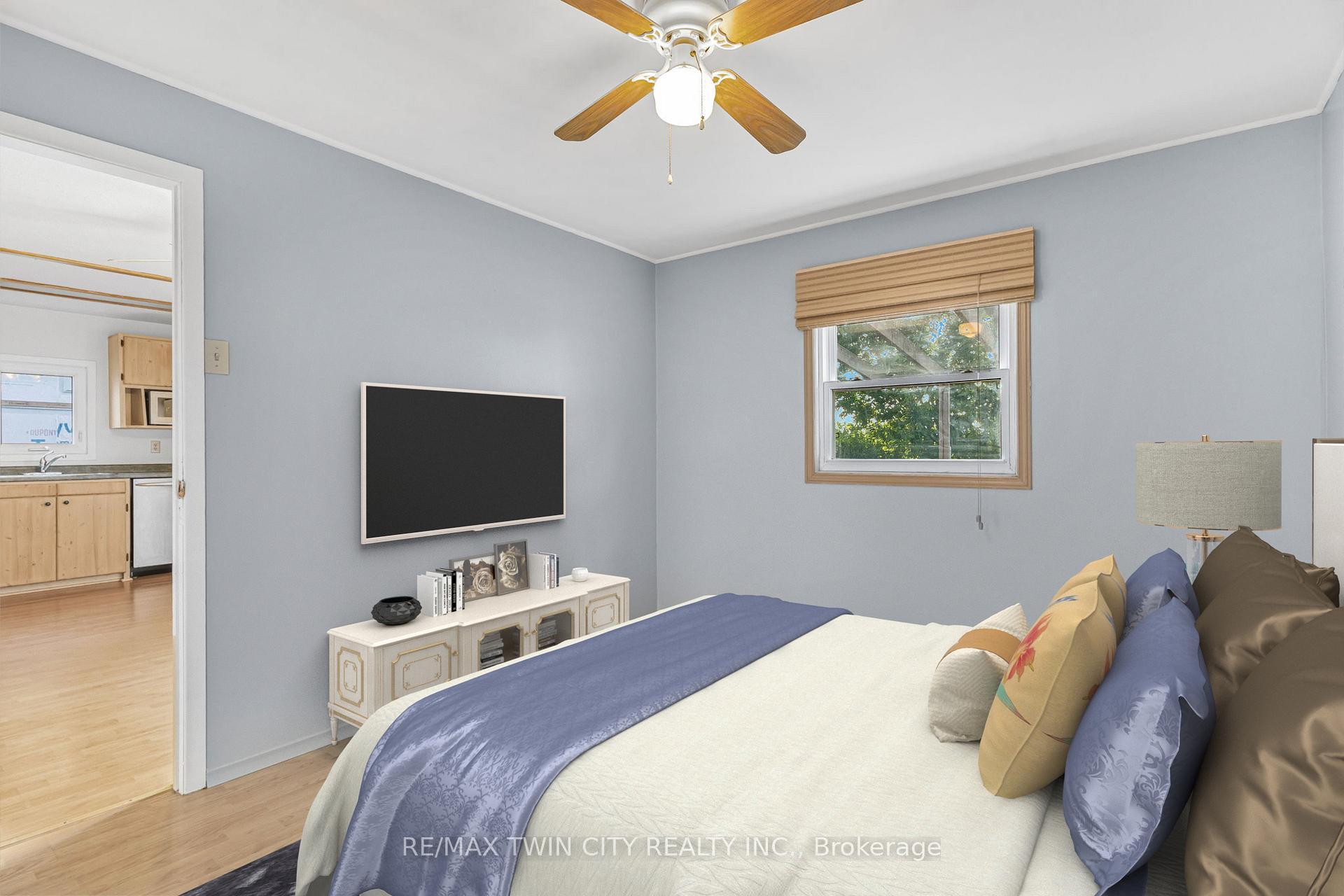 Photo 6 of 858 Wright Street, Welland, Lincoln/Crowland — HOMEH
