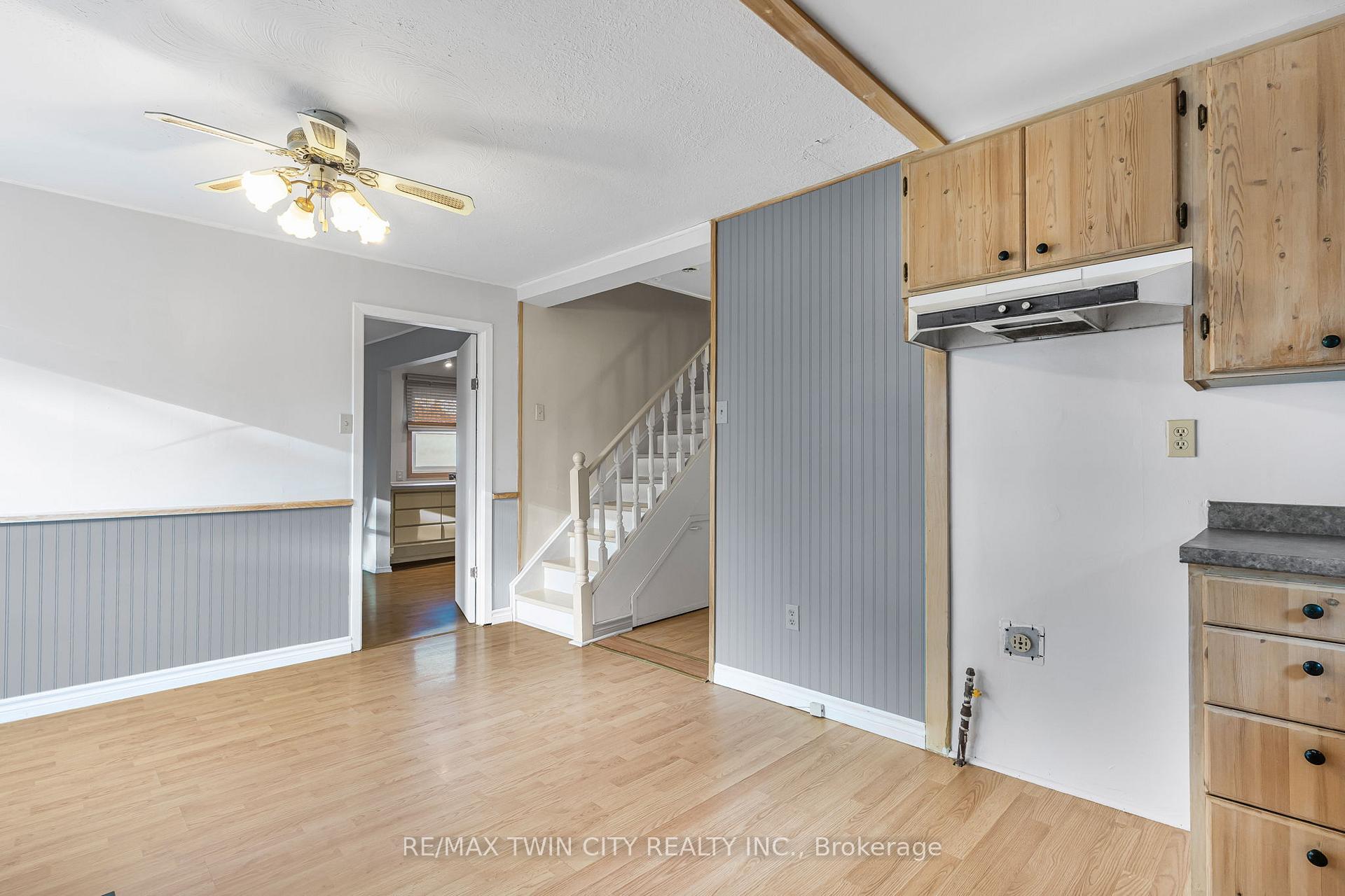 Photo 12 of 858 Wright Street, Welland, Lincoln/Crowland — HOMEH