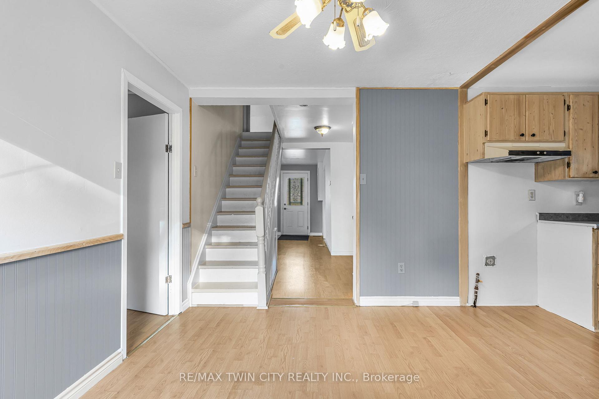 Photo 13 of 858 Wright Street, Welland, Lincoln/Crowland — HOMEH