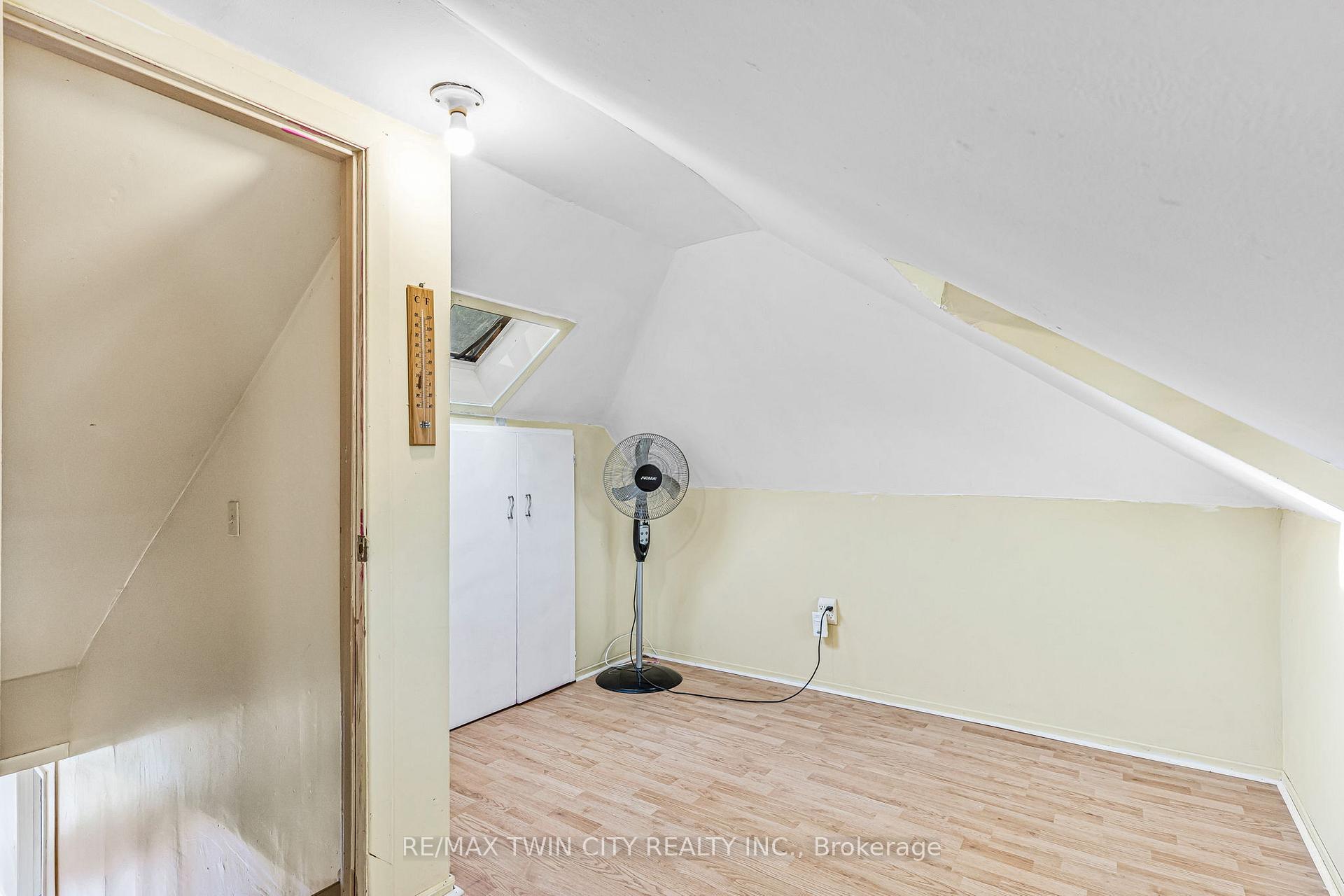 Photo 26 of 858 Wright Street, Welland, Lincoln/Crowland — HOMEH