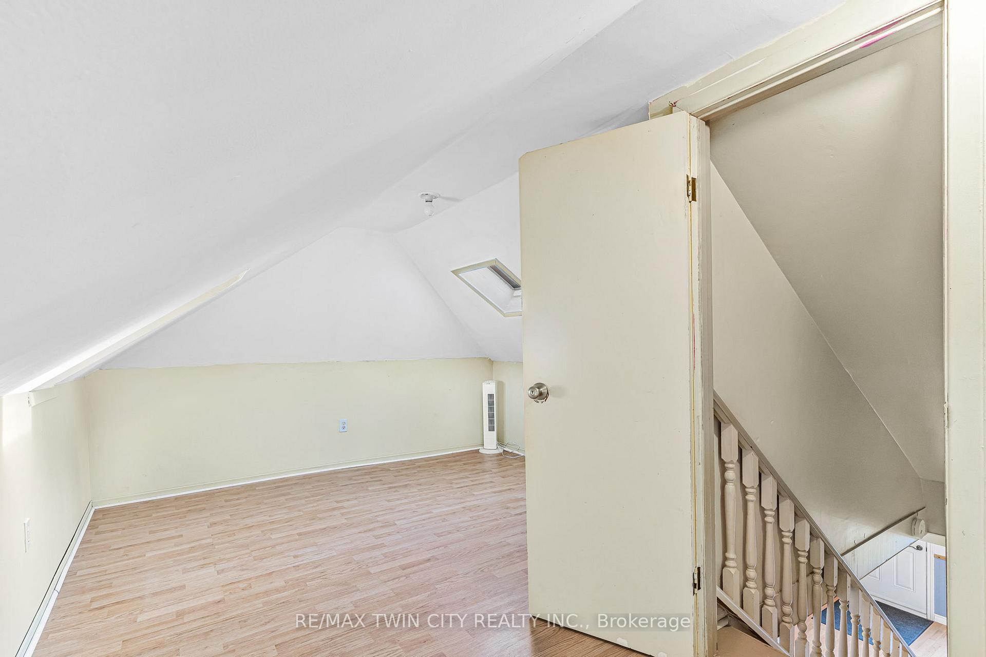 Photo 27 of 858 Wright Street, Welland, Lincoln/Crowland — HOMEH