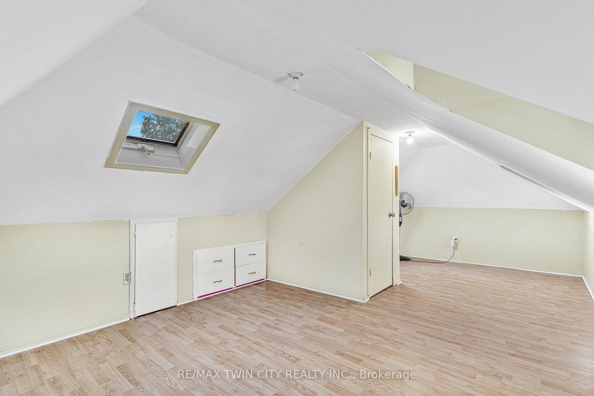 Photo 29 of 858 Wright Street, Welland, Lincoln/Crowland — HOMEH