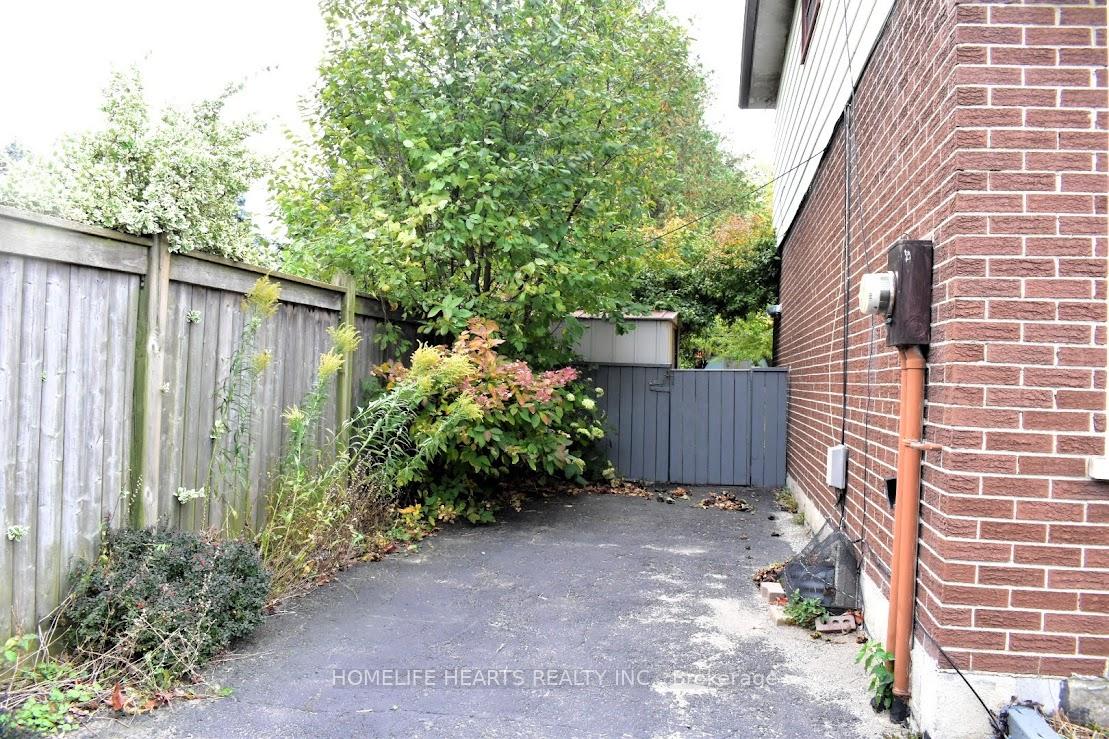Photo 3 of 910 Sylvia Street, Oshawa, Lakeview — HOMEH