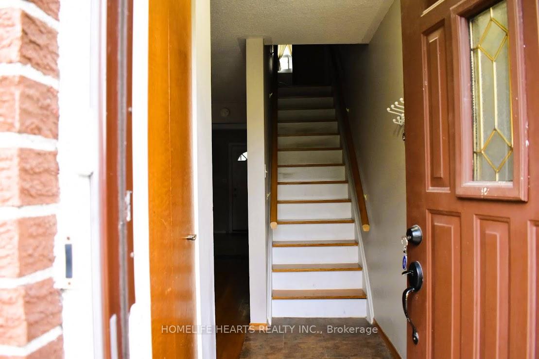 Photo 4 of 910 Sylvia Street, Oshawa, Lakeview — HOMEH