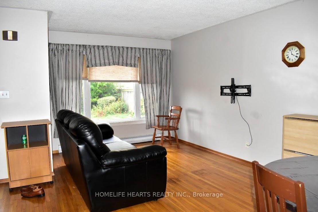 Photo 5 of 910 Sylvia Street, Oshawa, Lakeview — HOMEH