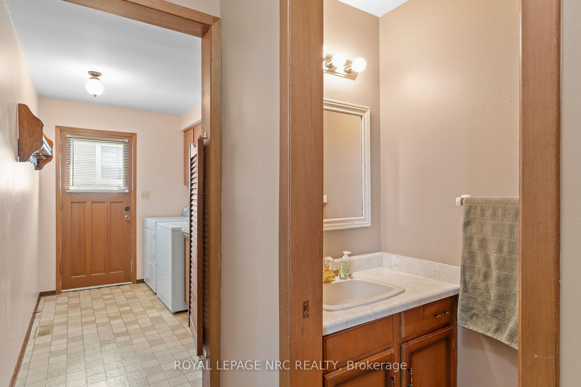Photo 14 of 58 Wiltshire Boulevard, Welland, N. Welland — HOMEH