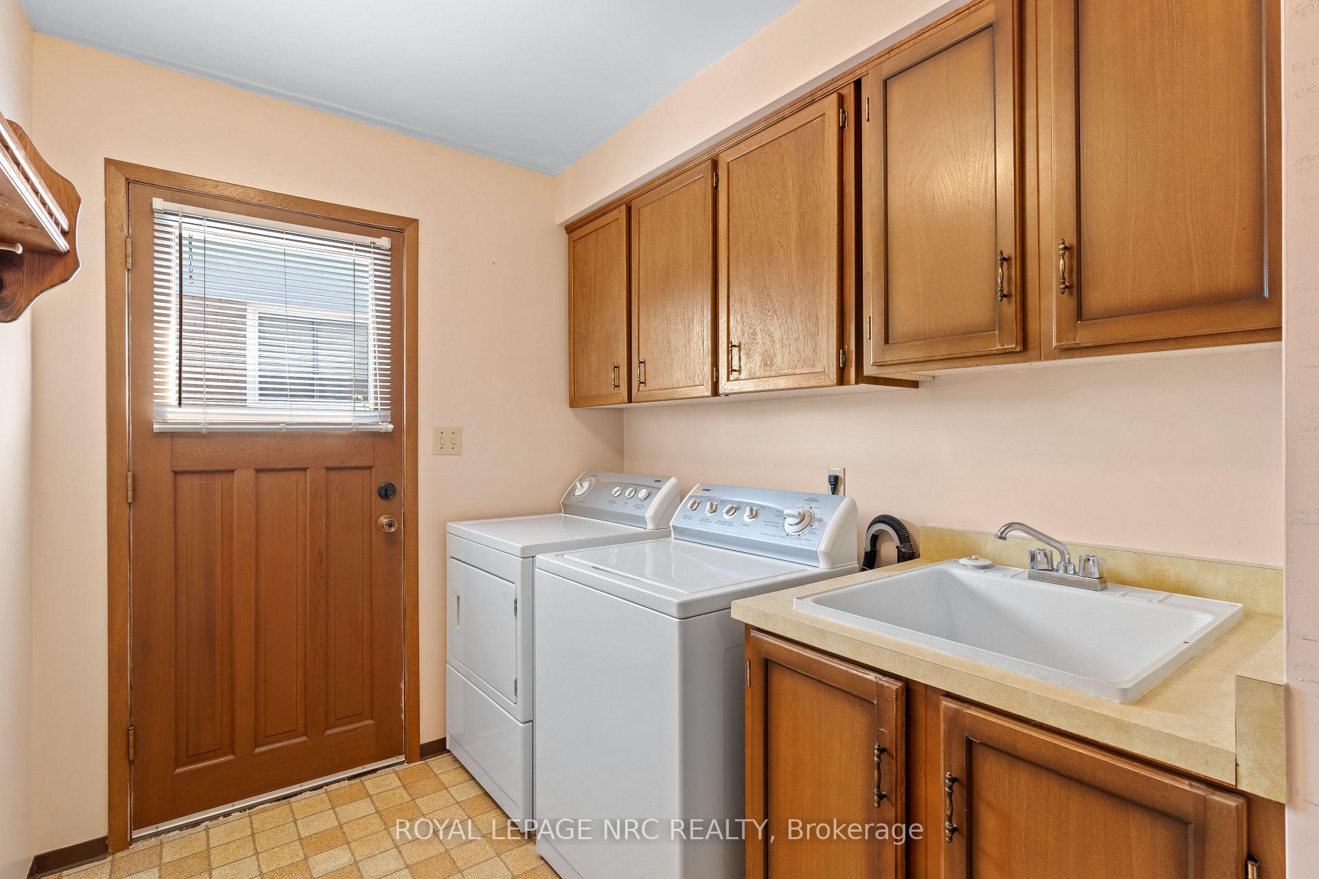 Photo 15 of 58 Wiltshire Boulevard, Welland, N. Welland — HOMEH