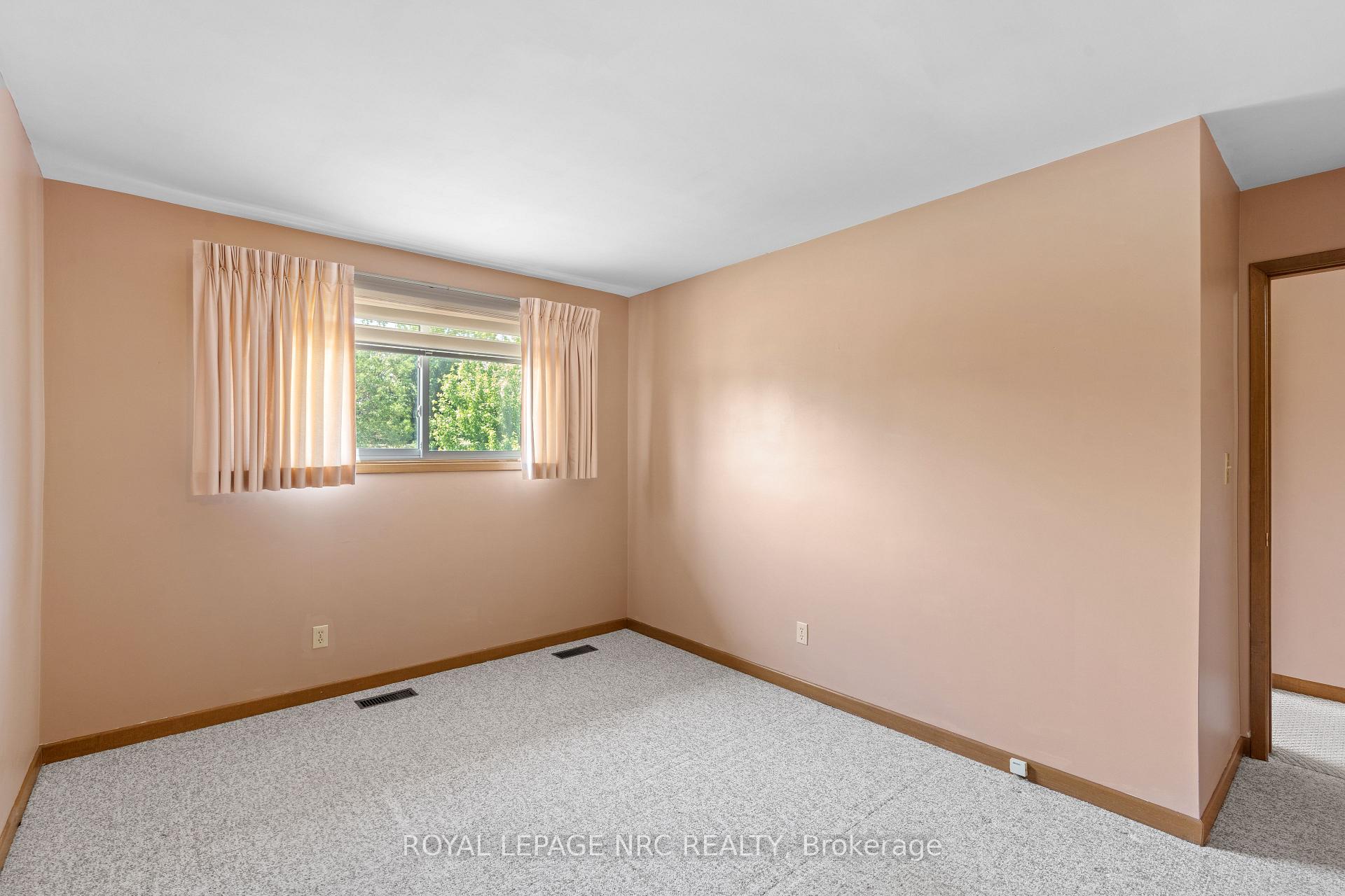 Photo 18 of 58 Wiltshire Boulevard, Welland, N. Welland — HOMEH