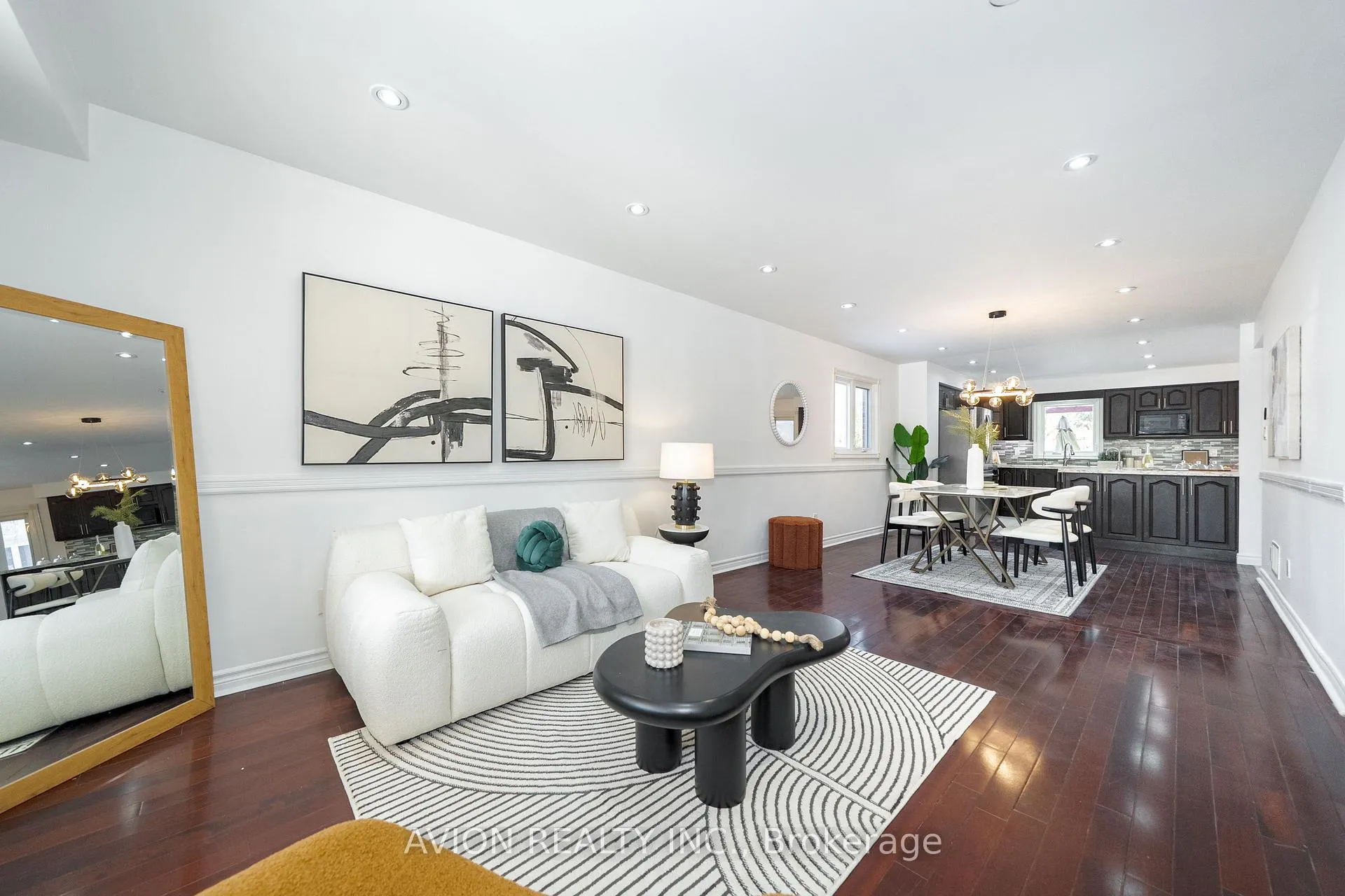 Photo 4 of 90 Penny Crescent, Markham, Markham Village — HOMEH
