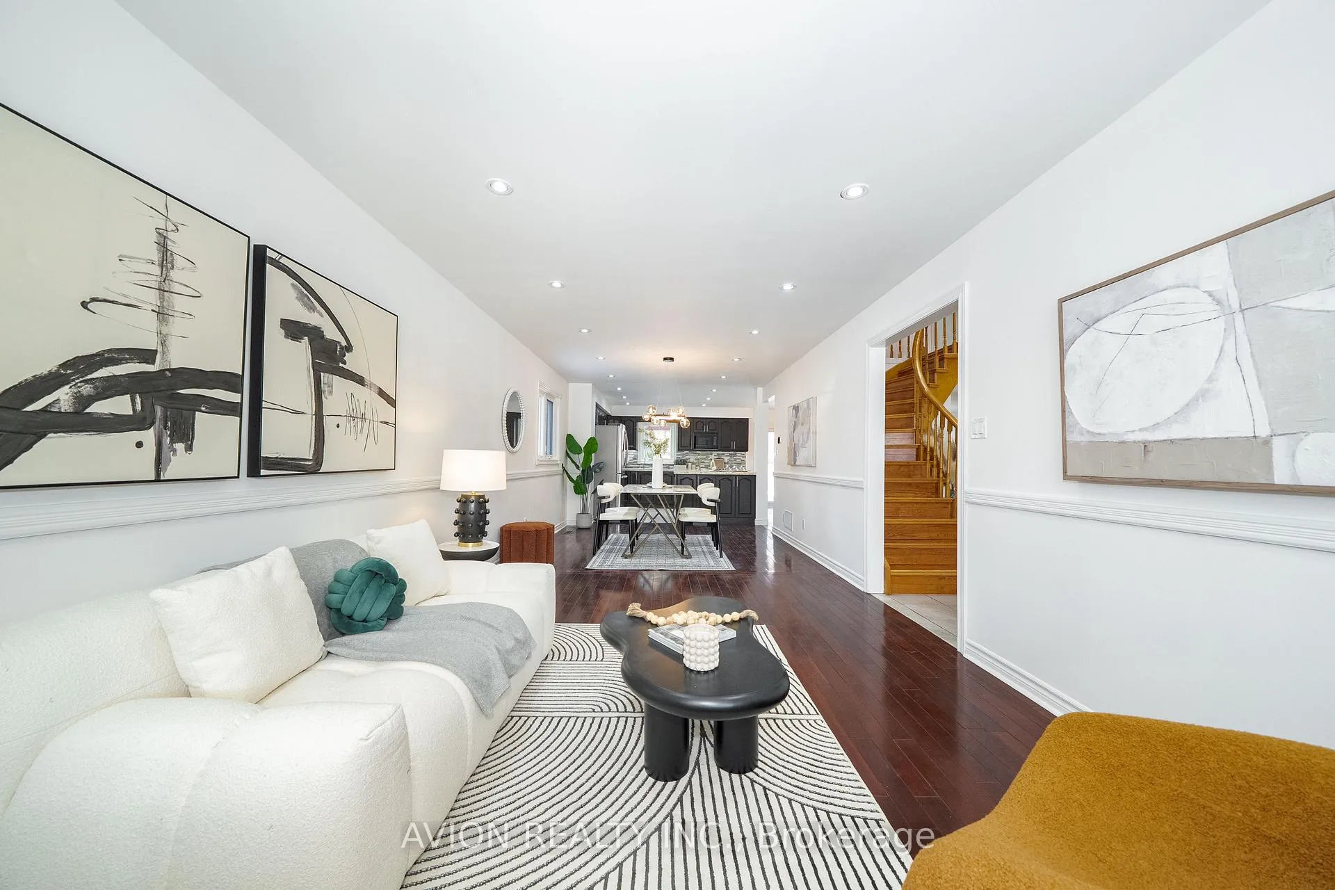 Photo 5 of 90 Penny Crescent, Markham, Markham Village — HOMEH
