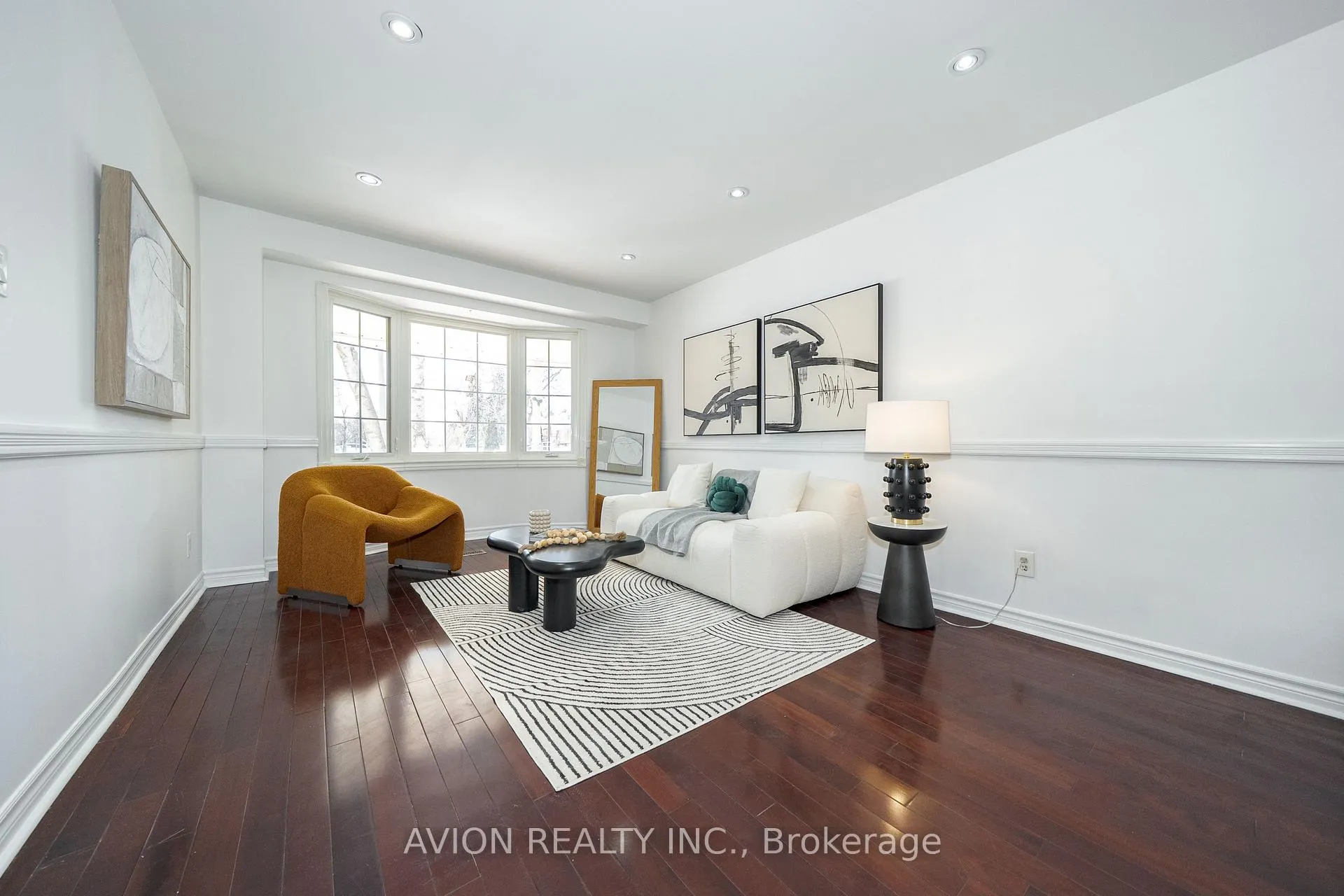 Photo 6 of 90 Penny Crescent, Markham, Markham Village — HOMEH