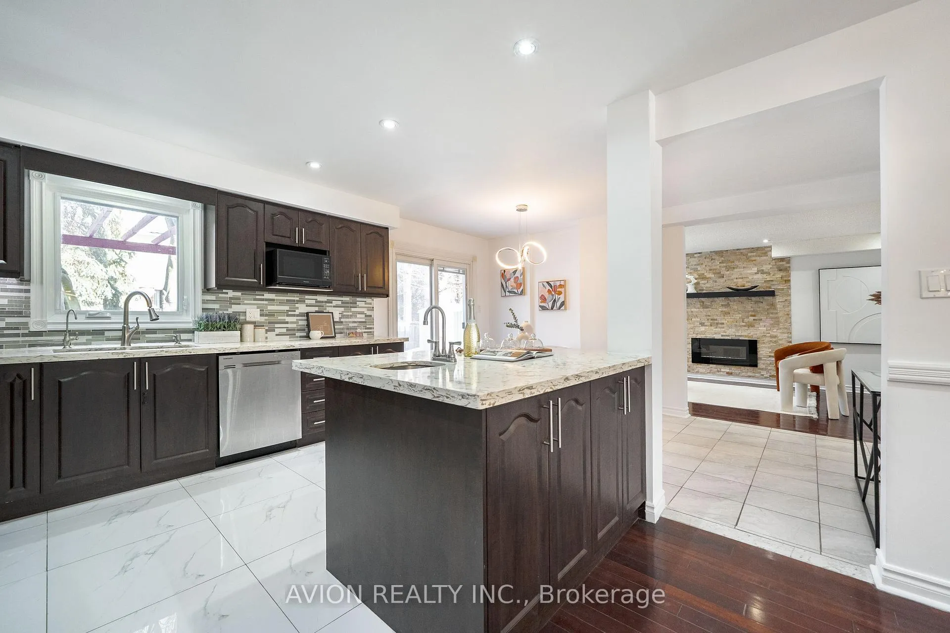 Photo 10 of 90 Penny Crescent, Markham, Markham Village — HOMEH