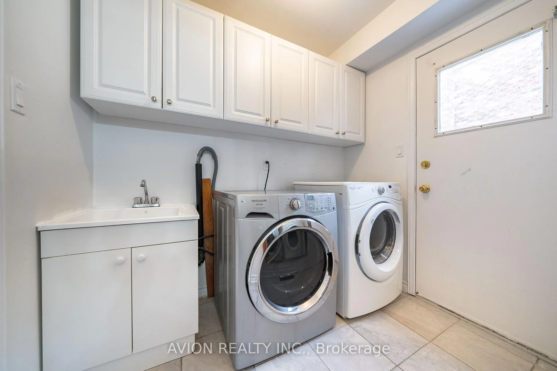 Photo 19 of 90 Penny Crescent, Markham, Markham Village — HOMEH
