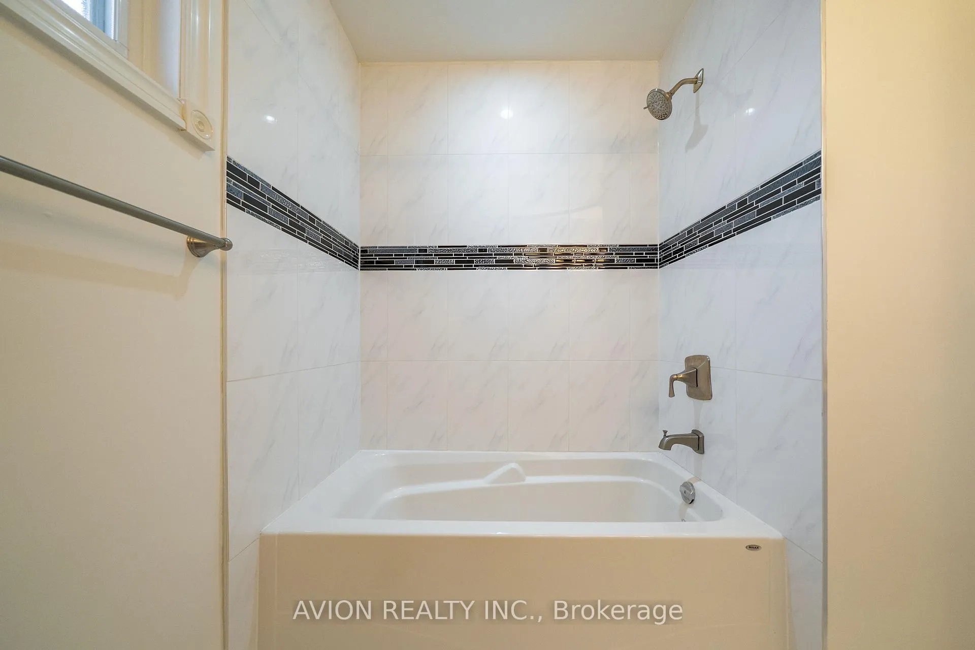 Photo 32 of 90 Penny Crescent, Markham, Markham Village — HOMEH