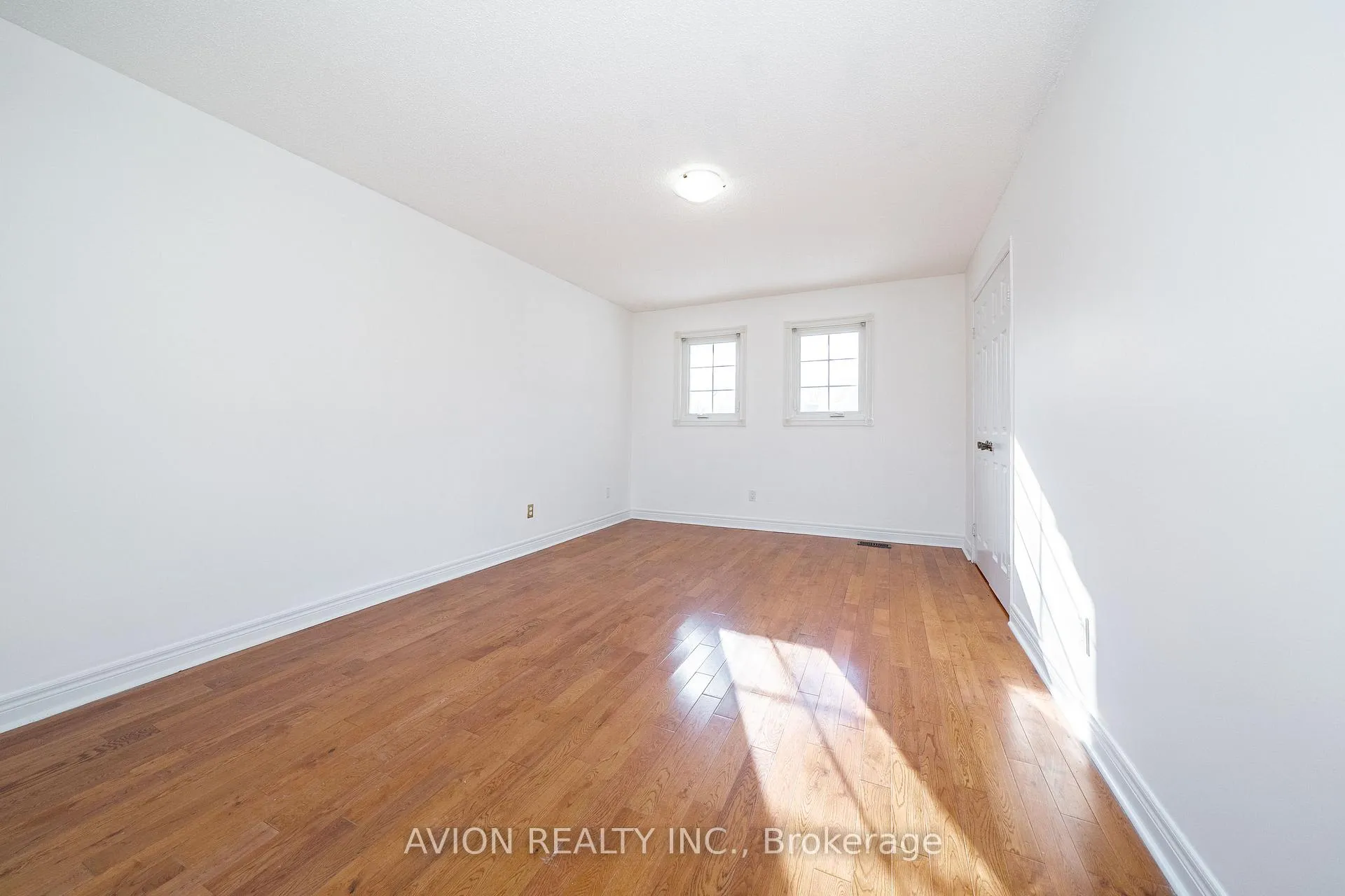 Photo 33 of 90 Penny Crescent, Markham, Markham Village — HOMEH